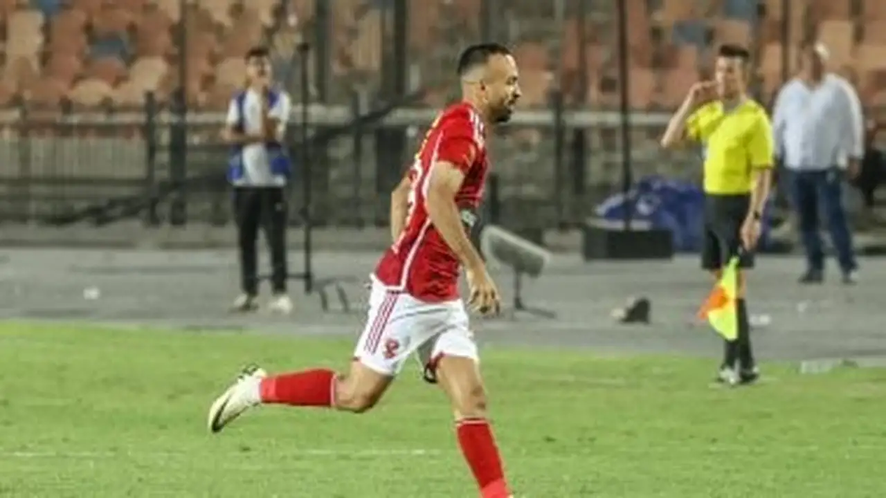 مواجهة قوية.. خطة وليد صلاح الدين لاحتواء التوتر بين توروب وأفشة بالأهلي